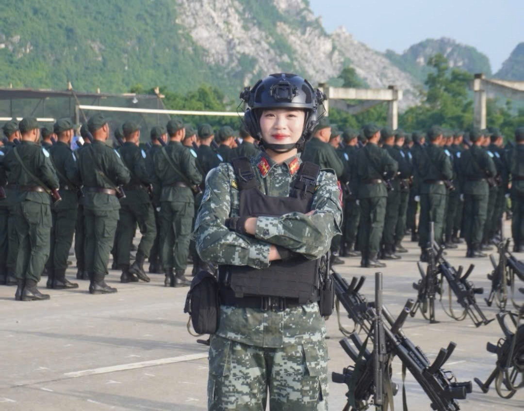 Nhật ký ‘bước chân 45 độ’ của nữ chiến sĩ khối Cảnh sát đặc nhiệm- Ảnh 1.