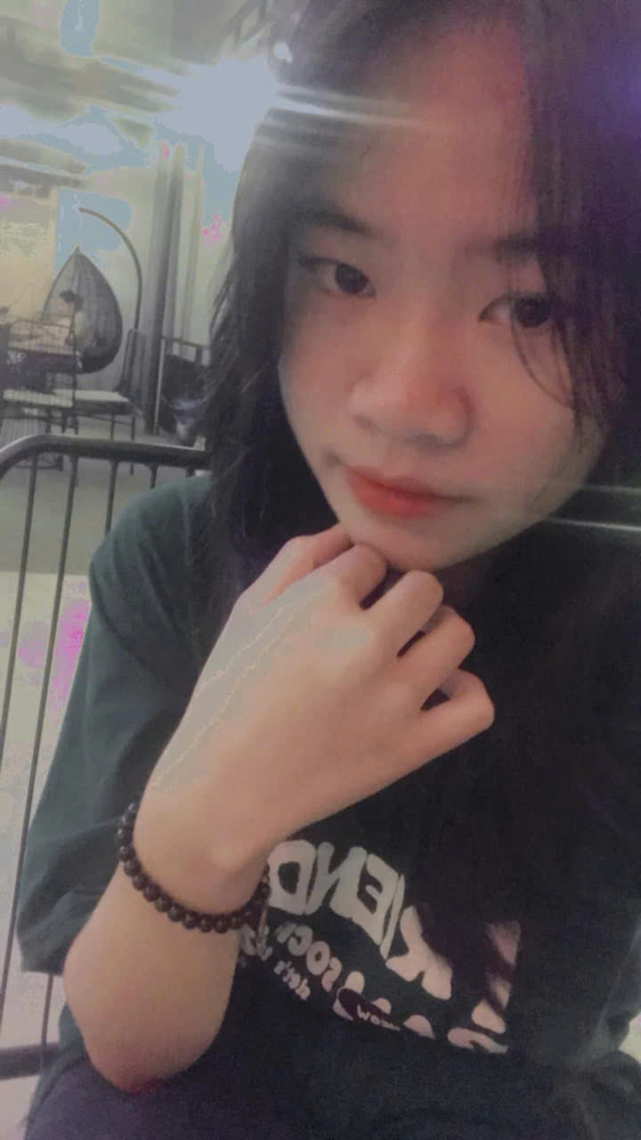 Vụ nữ sinh ở Hà Nội bỏ nhà đi cùng 2 con mèo: Người mẹ tiết lộ cuộc gọi nhiều bí ẩn của con gái- Ảnh 1.