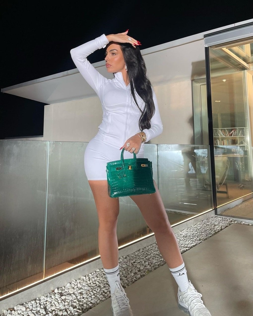 Georgina đòi mua túi xách hàng hiệu liền bị Ronaldo thẳng thừng từ chối, phản ứng của nàng WAGs khiến tất cả sừng sờ- Ảnh 5.