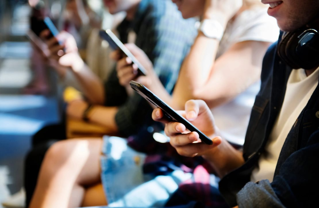 ‘Thời của chúng tôi đã qua rồi’: Nỗi khổ của Gen Z khi đi làm thì đối mặt làn sóng sa thải, đầu tư thì không gặp thời- Ảnh 4.