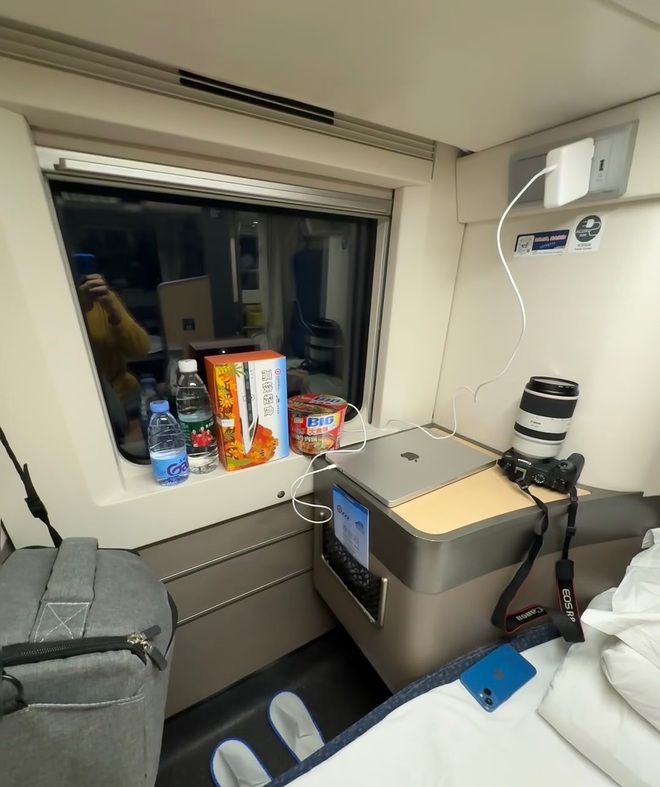 Chuyến tàu 2 tầng đi đêm, chạy 250km/giờ, du khách nhận xét: Như khách sạn di động- Ảnh 4.