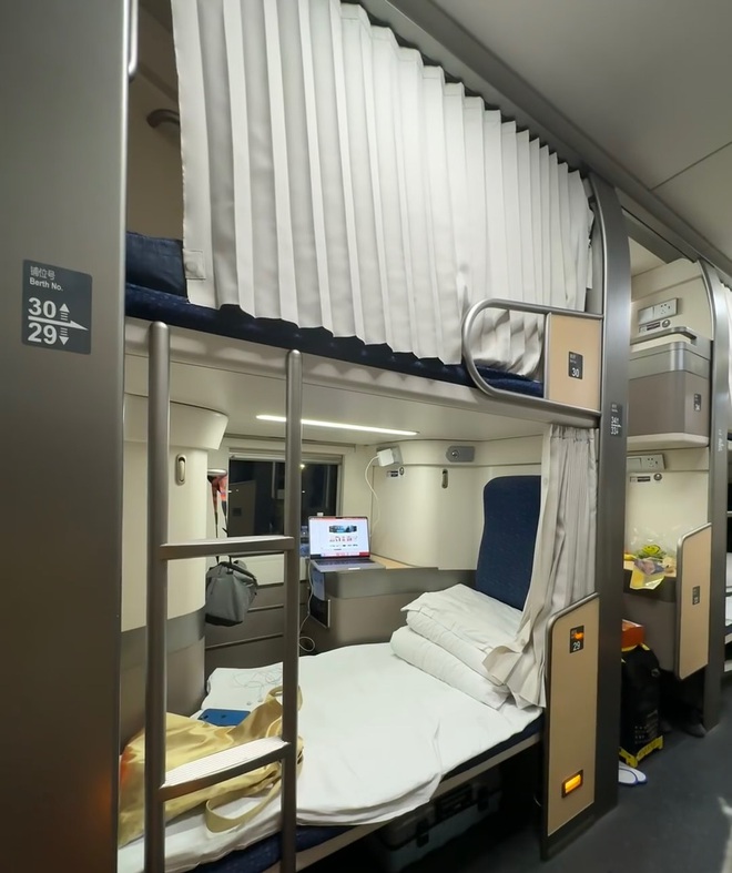 Chuyến tàu 2 tầng đi đêm, chạy 250km/giờ, du khách nhận xét: Như khách sạn di động- Ảnh 6.