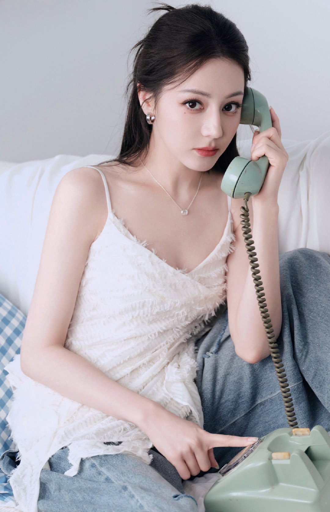 "Lò vi sóng hot nhất Cbiz": Địch Lệ Nhiệt Ba tái hợp Hoàng Cảnh Du sau vụ nhà trai đưa gái lạ đi Phú Quốc?- Ảnh 7.