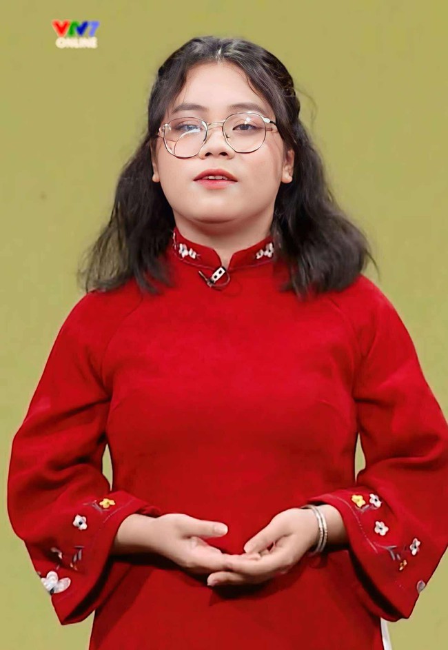 Bị cả lớp cô lập vì xuất thân "không giống ai", phải vào viện tâm thần, nữ sinh vượt tự ti, đạt được thành tích đáng nể- Ảnh 1.