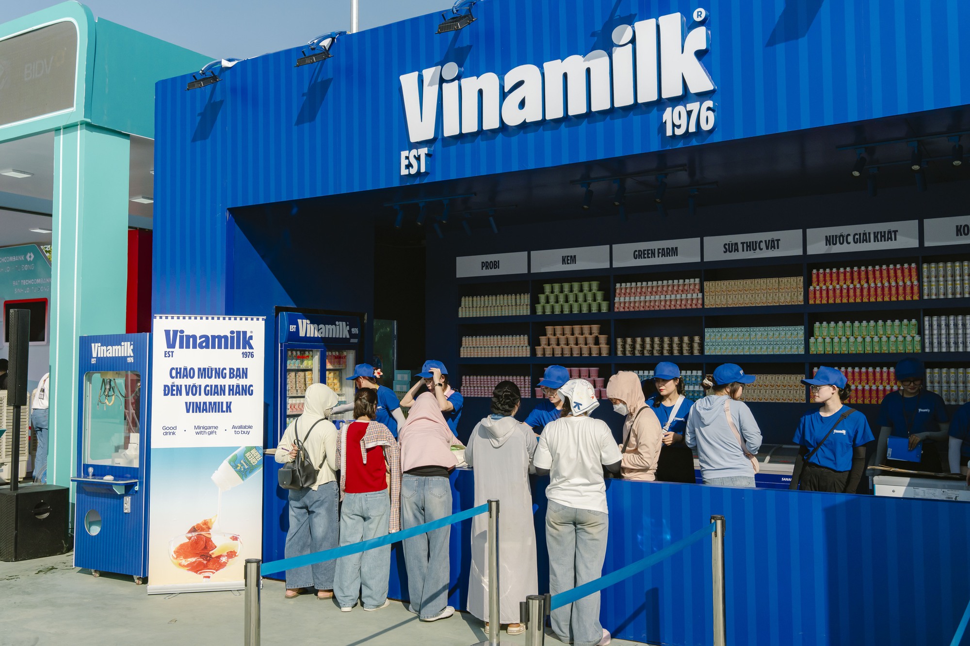 Không gian check-in cực chất của Vinamilk tại VConcert và Vfest cuối tuần qua- Ảnh 1.