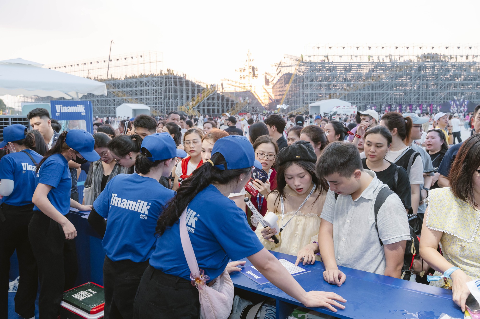 Không gian check-in cực chất của Vinamilk tại VConcert và Vfest cuối tuần qua- Ảnh 4.