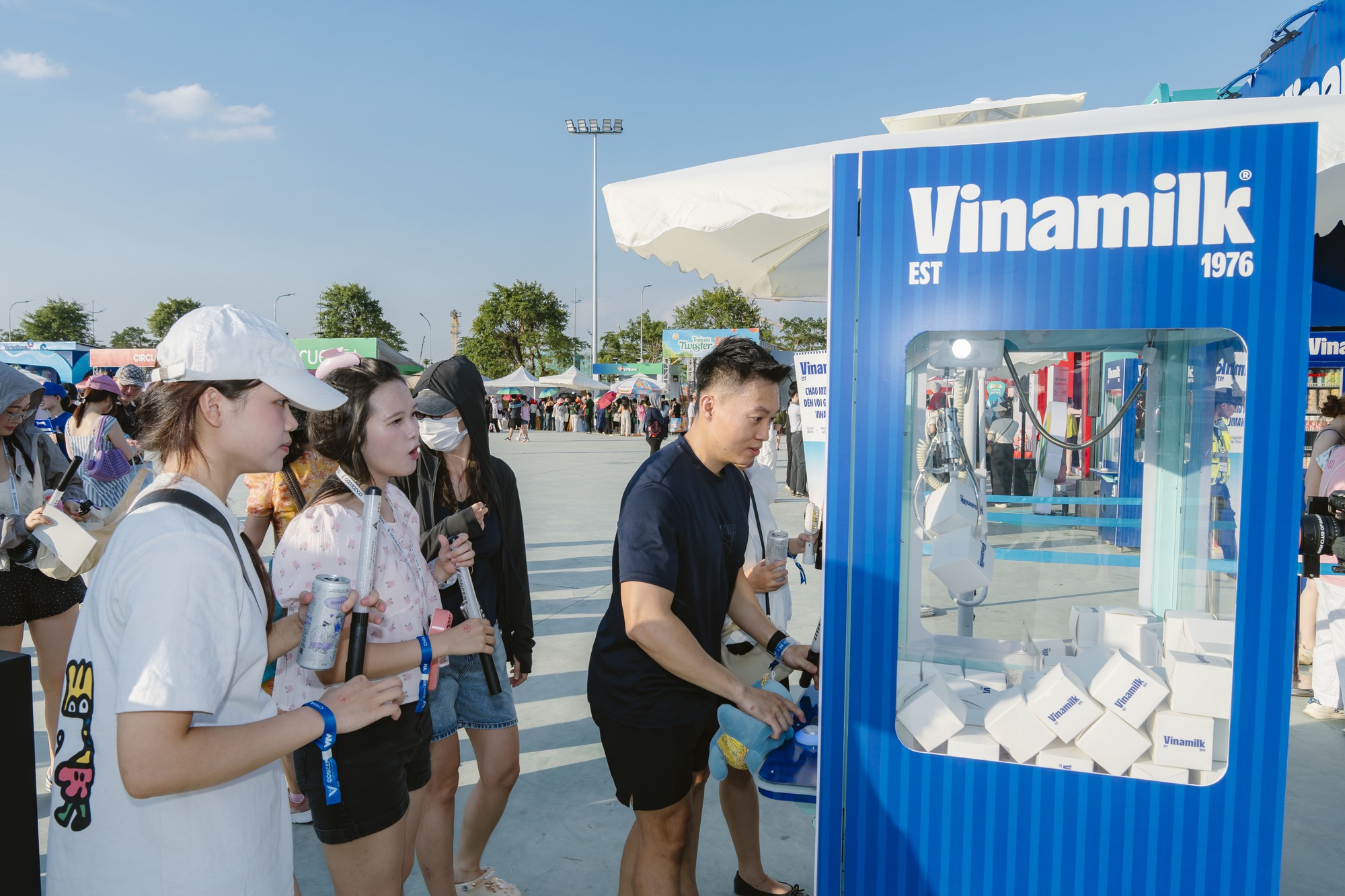 Không gian check-in cực chất của Vinamilk tại VConcert và Vfest cuối tuần qua- Ảnh 9.
