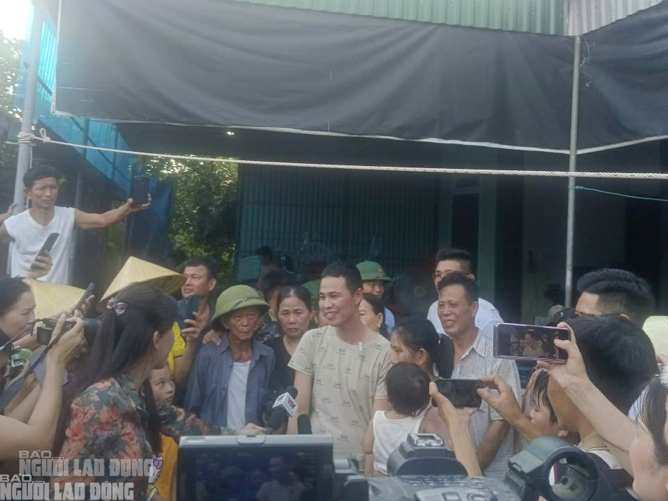 Vụ "gà lôi trắng": Anh Thái Khắc Thành xúc động trở về nhà trùng phùng vợ con, người thân- Ảnh 3.