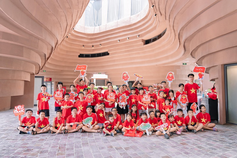 Kid Tour “Yêu nước từ trong nôi”: Hành trang tuổi thơ chạm vào lịch sử, ôm trọn văn hóa, hòa cùng hiện đại- Ảnh 4.