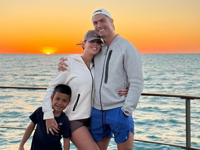 Tình yêu cổ tích của Ronaldo và Georgina: 