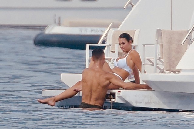 Tình yêu cổ tích của Ronaldo và Georgina: 