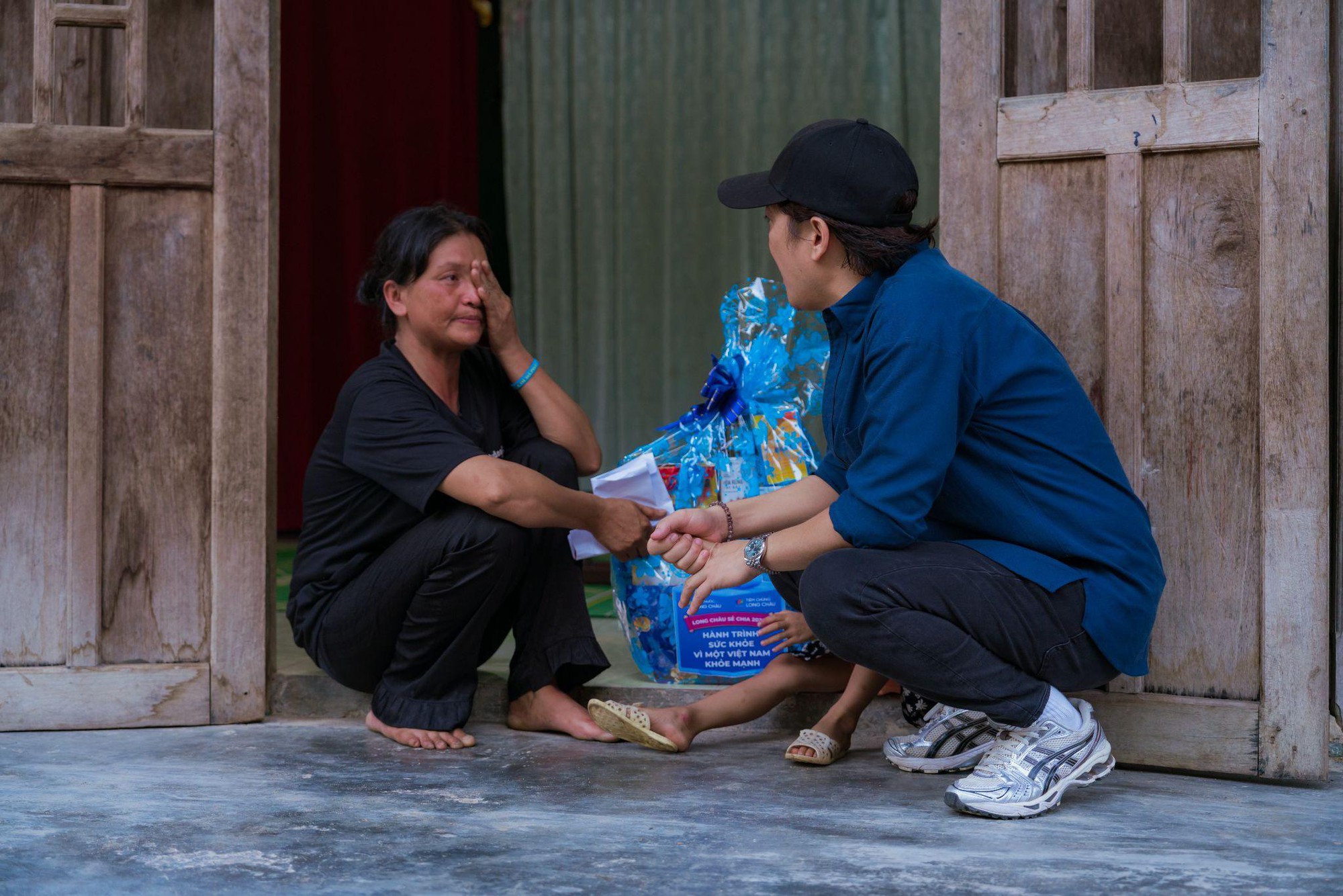 Long Châu cùng Trường Giang mang “Hành trình sẻ chia” đến với bà con vùng biên giới- Ảnh 3.