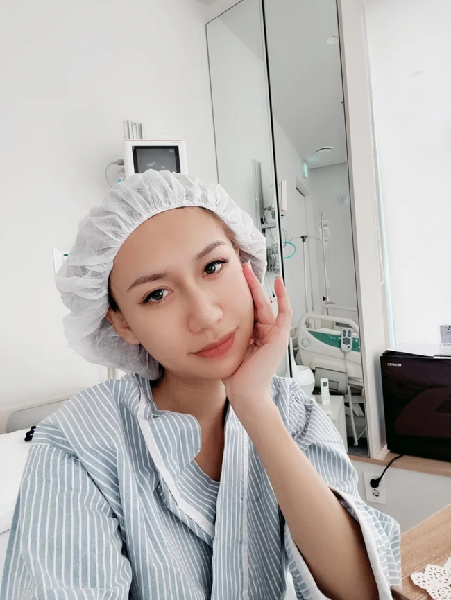 Nam ca sĩ trải qua 8 ca phẫu thuật để thành 