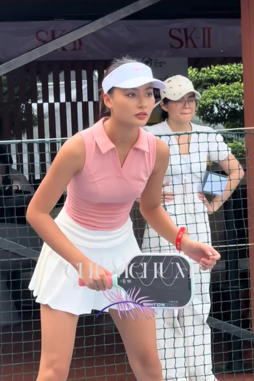 Sân pickleball nóng nhất hôm nay: Loạt hot girl tụ họp, nhan sắc cỡ này vẫn bị body shaming?- Ảnh 12.