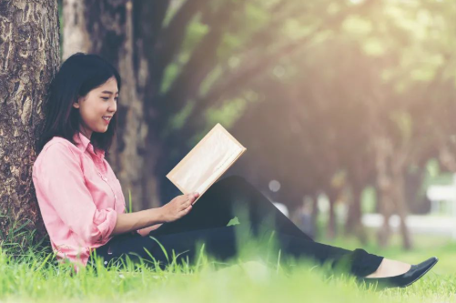 Thạc sĩ ĐH Thanh Hoa chuyển nghề đi xăm lông mày, bị mọi người cười chê, cô nói 1 CÂU duy nhất khiến ai cũng nể!- Ảnh 2.