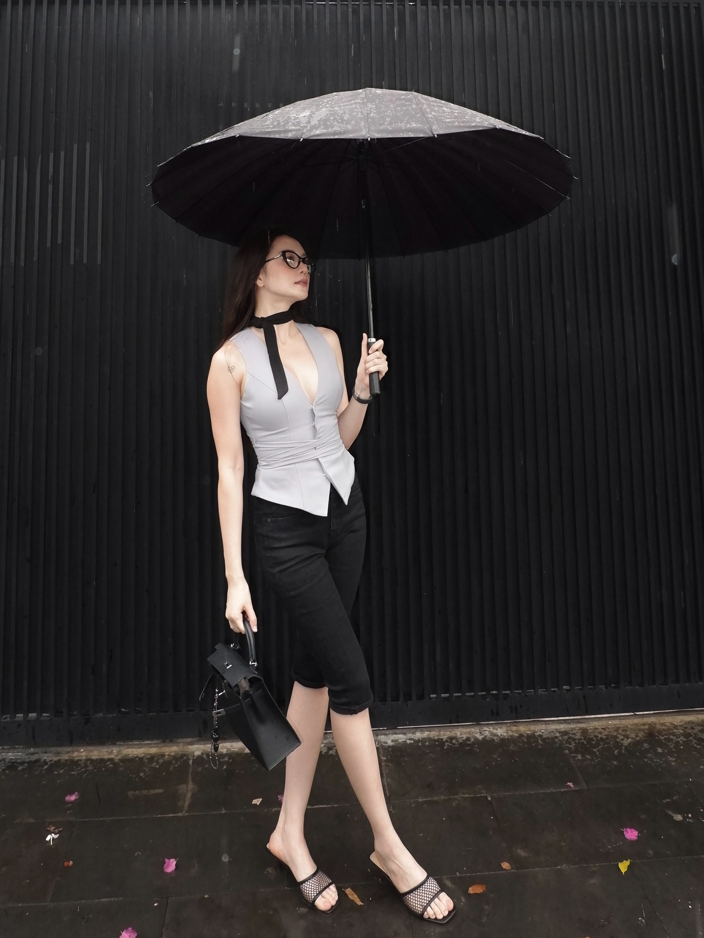 Chị gái Thiều Bảo Trâm tự nhận mặc gì cũng đẹp- Ảnh 18.