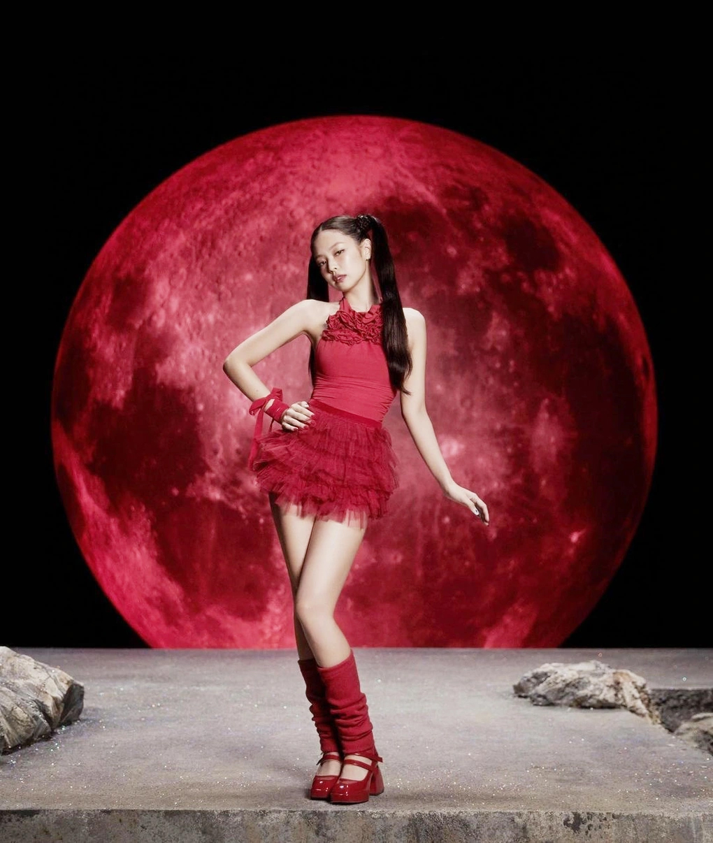 CĐM chạy theo mốt bờ vai Jennie vì vừa khỏe khoắn vừa sexy, đẹp cỡ này bảo sao cả nam lẫn nữ đều chết mê chết mệt- Ảnh 2.