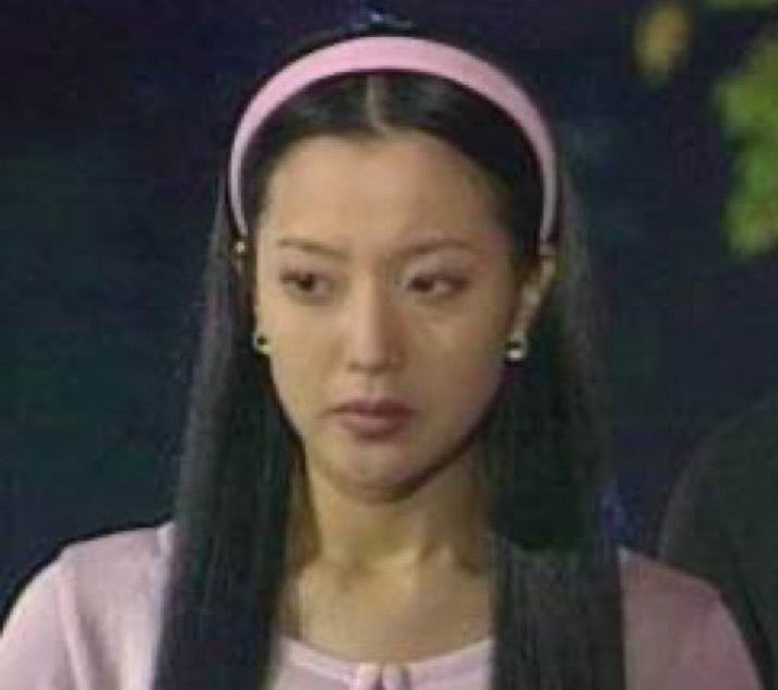 Netizen Hàn choáng trước băng đô của Kim Hee Sun, trông đơn giản mà có giá tận 22 triệu đồng- Ảnh 12.