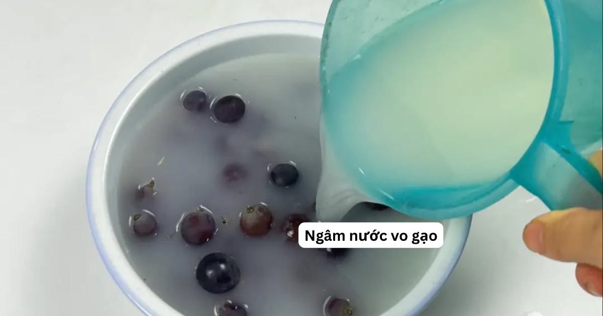 Cách rửa nho khiến trứng sâu trôi sạch, thuốc trừ sâu bay biến như chưa từng tồn tại- Ảnh 3.