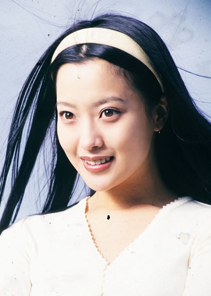 Netizen Hàn choáng trước băng đô của Kim Hee Sun, trông đơn giản mà có giá tận 22 triệu đồng- Ảnh 13.