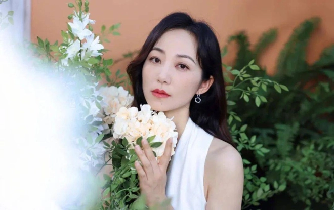 4 mỹ nhân showbiz là tiểu thư nhà siêu giàu: Người 5 tuổi đã đi chuyên cơ, người sở hữu biệt thự 1.000 tỷ, có bố ruột sẵn sàng nuôi con rể- Ảnh 4.