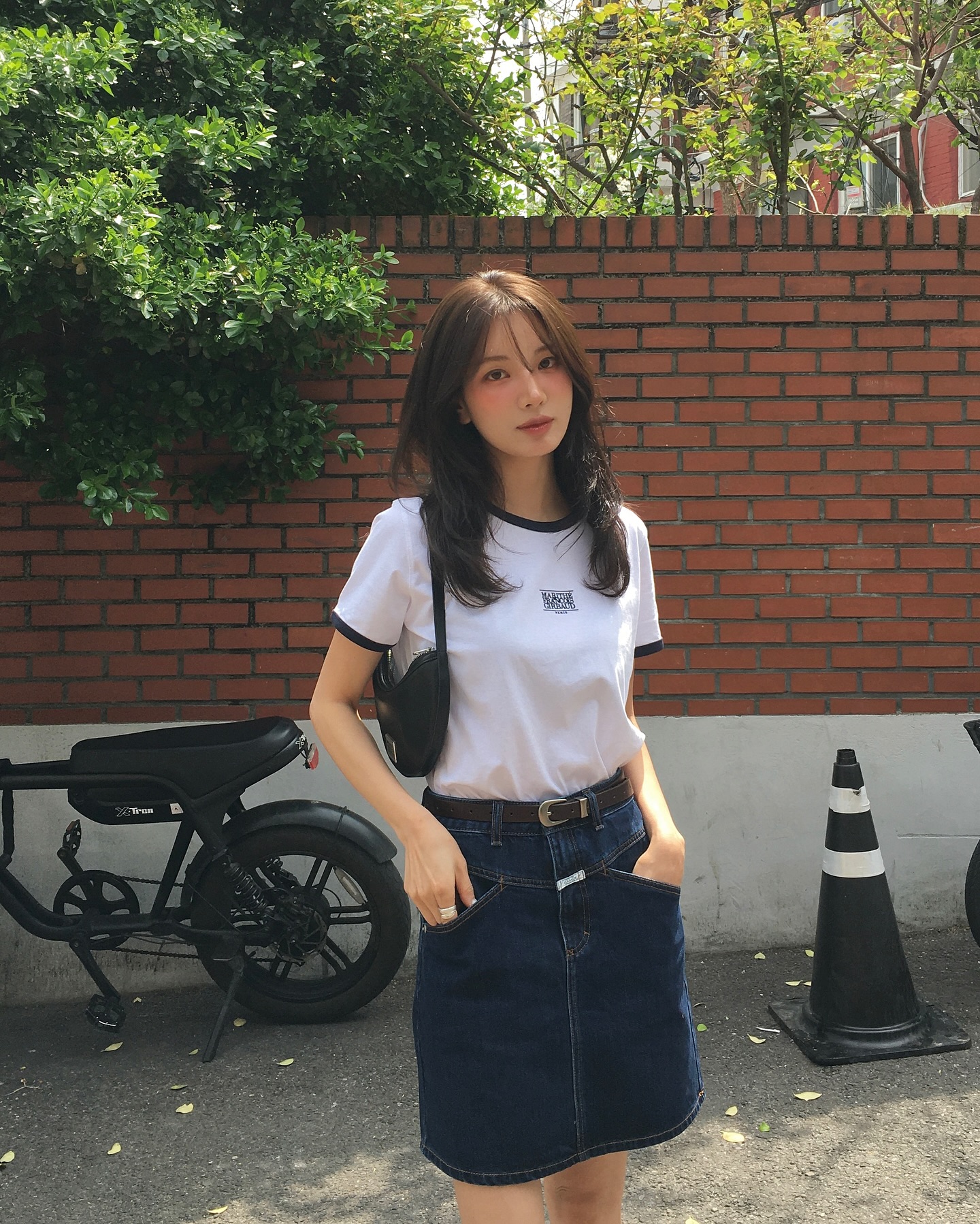 Thu tới là phải mặc trang phục denim: 10 cách phối đồ không chỉ hack tuổi xuất sắc mà còn cực sang- Ảnh 7.