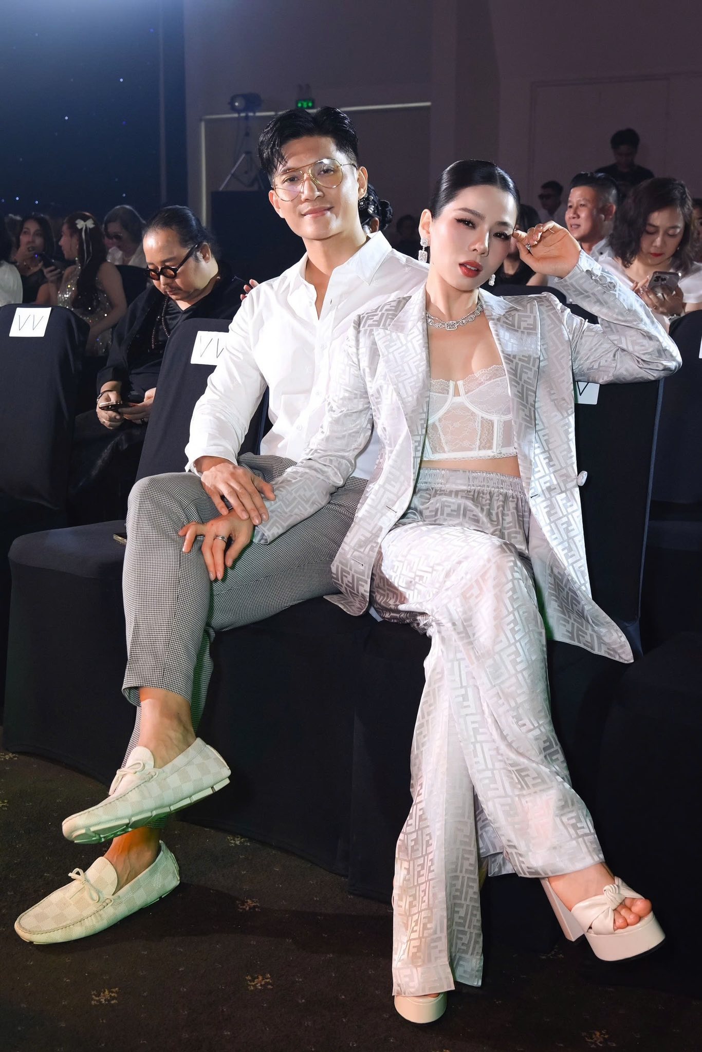 Lệ Quyên lần đầu lộ diện bên tình trẻ Lâm Bảo Châu sau "sóng gió tình ái", có động thái né truyền thông- Ảnh 6.
