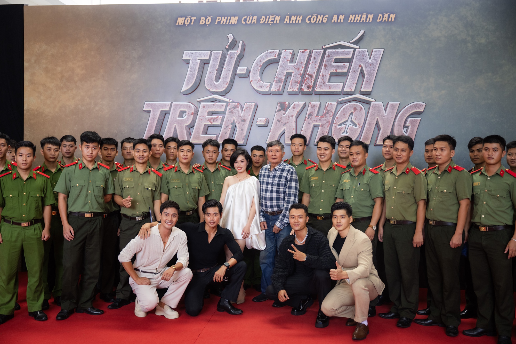 Ngoại hình Thanh Sơn thế nào mà bị đạo diễn chê thẳng mặt?- Ảnh 6.