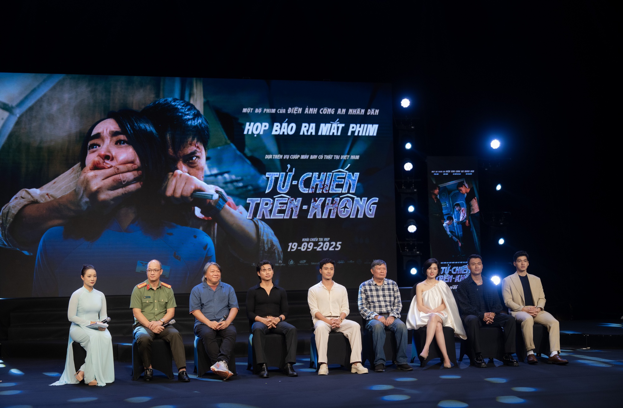 Ngoại hình Thanh Sơn thế nào mà bị đạo diễn chê thẳng mặt?- Ảnh 11.