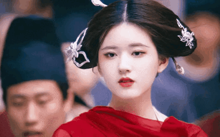 4 bộ phim đánh dấu thời kỳ đỉnh cao nhan sắc của Triệu Lộ Tư, có lần còn đẹp hơn cả Địch Lệ Nhiệt Ba- Ảnh 1.
