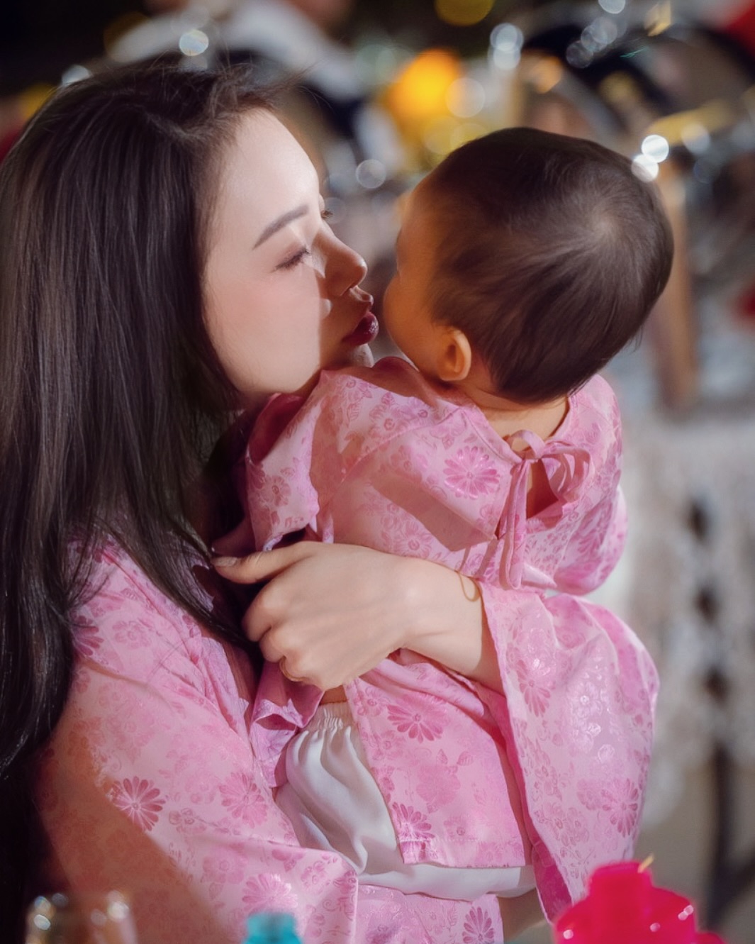 Người đẹp làm dâu gia tộc thượng lưu top đầu Việt Nam: Rút khỏi showbiz trở thành cánh  tay phải đắc lực của chồng thiếu gia, ở nhà là mẹ bỉm cực khéo- Ảnh 3.