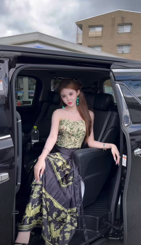 Hot nhất hôm nay ở Thượng Hải: Phú nhị đại tặng bạn gái Rolls-Royce 20 tỷ màu hồng, vượt xa cổ tích- Ảnh 11.
