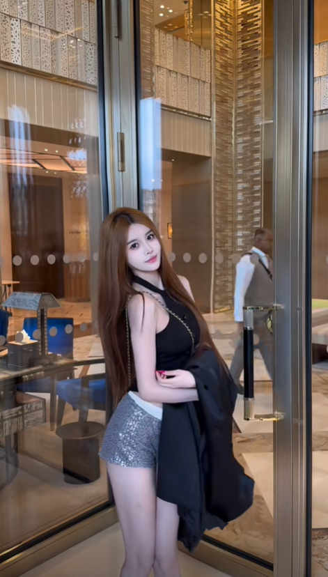 Hot nhất hôm nay ở Thượng Hải: Phú nhị đại tặng bạn gái Rolls-Royce 20 tỷ màu hồng, vượt xa cổ tích- Ảnh 13.