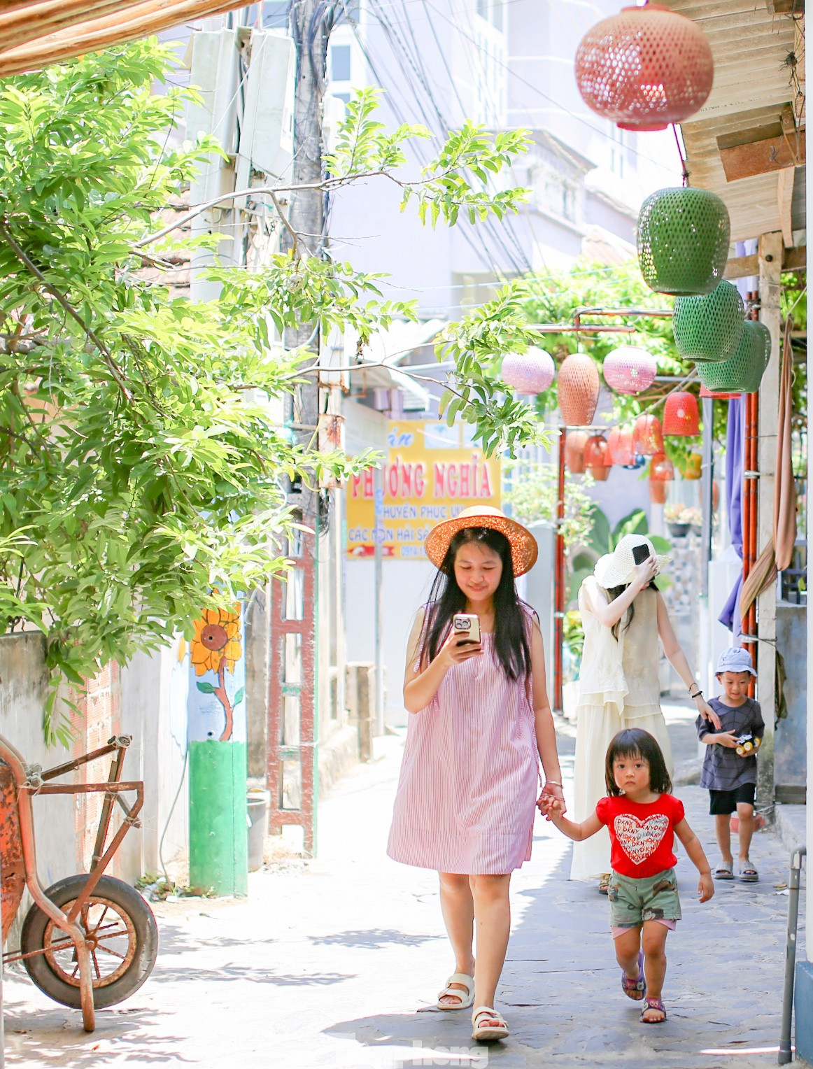 Những con hẻm ở làng chài cổ Nhơn Lý có gì mà du khách mê mẩn check-in?- Ảnh 8.