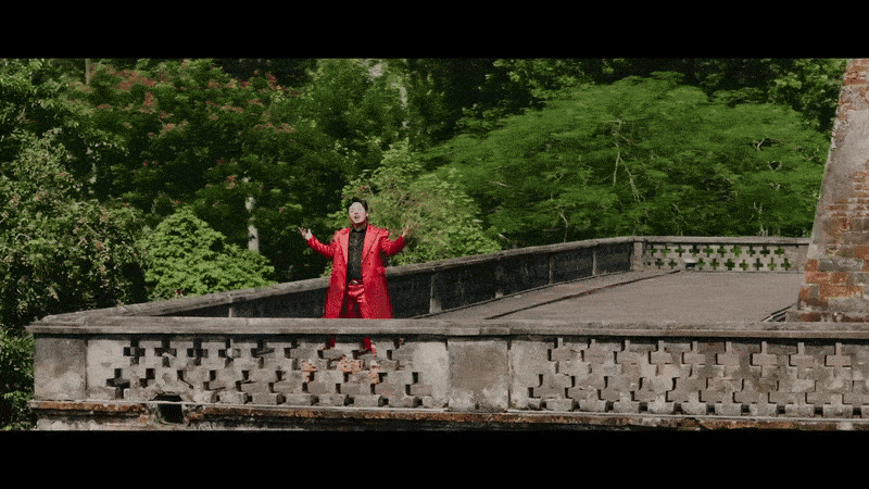 uhaotiepbuoctuonglai-tungduongxchunglovesongs-officialmusicvideoonline-video-cuttercom-ezgifcom-video-to-gif-convertercompressed-1755184870234-17551848733451079905317.gif