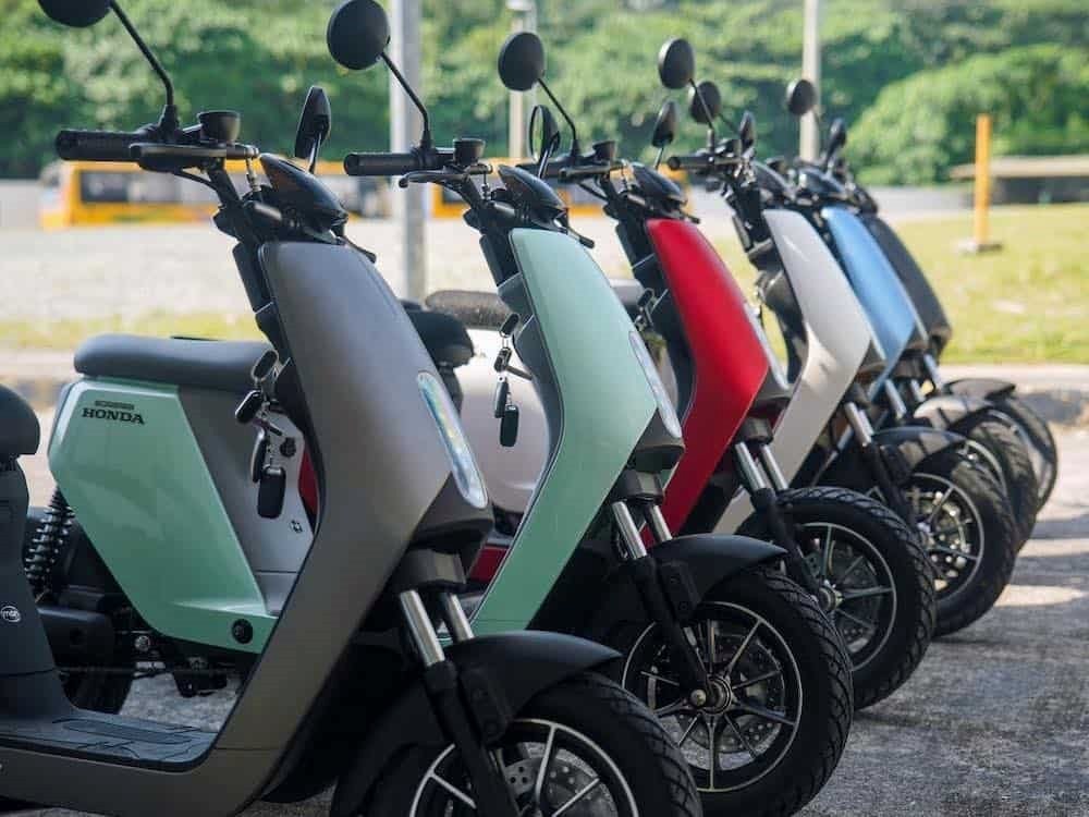 Cũng nhiều xe máy như Việt Nam, Philippines "háo hức" đổi sang xe điện từ rất sớm: Ai ngờ gặp ngay vấn đề- Ảnh 1.
