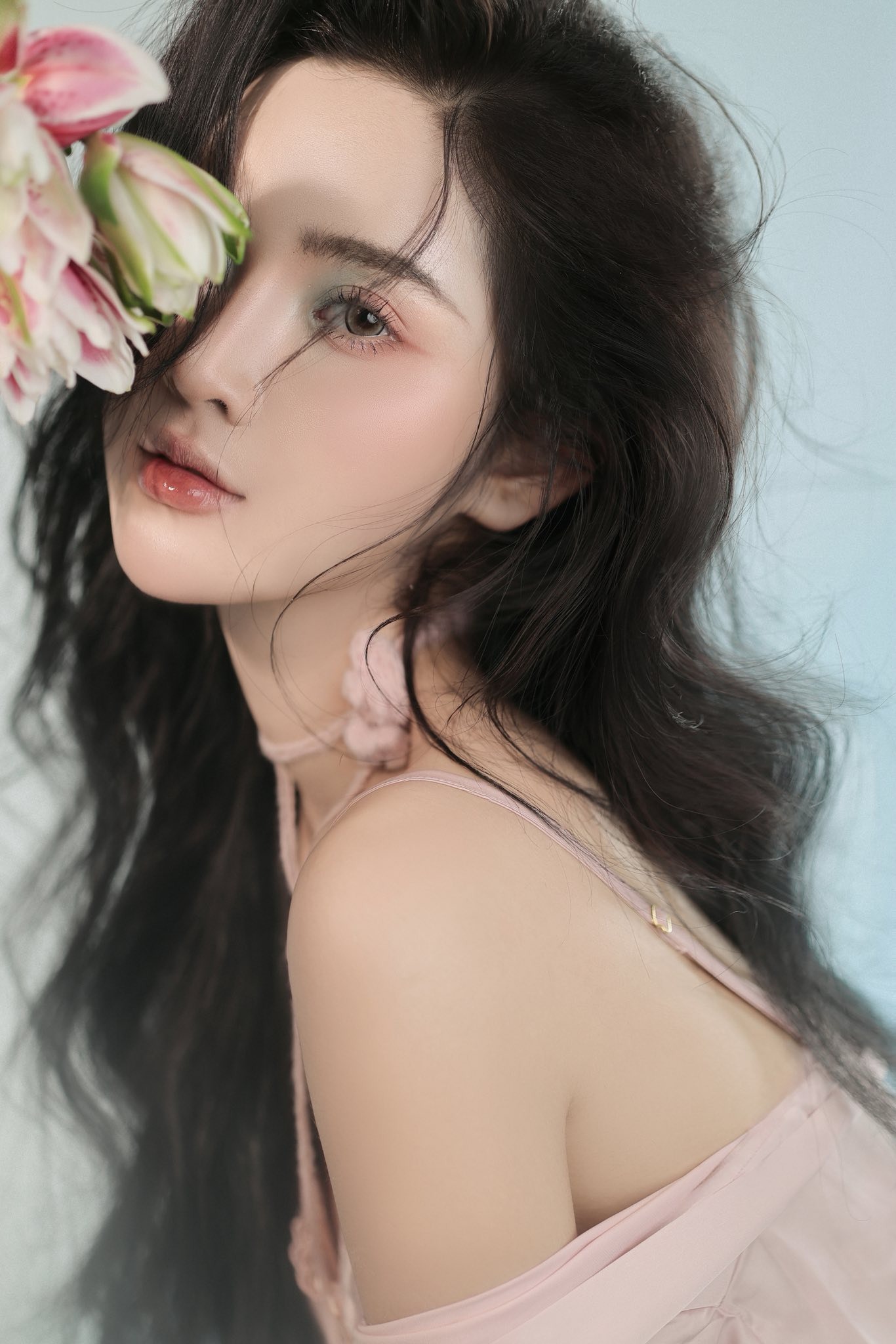 Thí sinh Miss Grand khoe vòng 1 ngồn ngộn khiến dân tình nhức mắt- Ảnh 3.