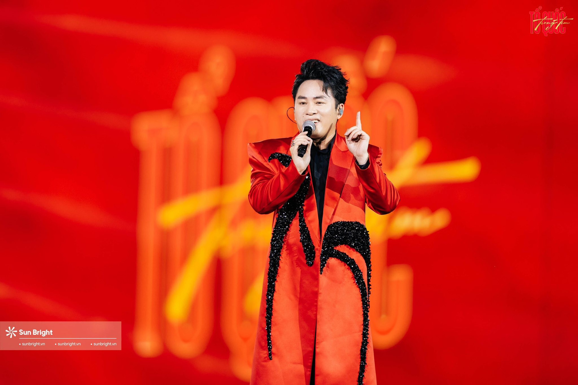 Tùng Dương lại "cướp hit"- Ảnh 1.