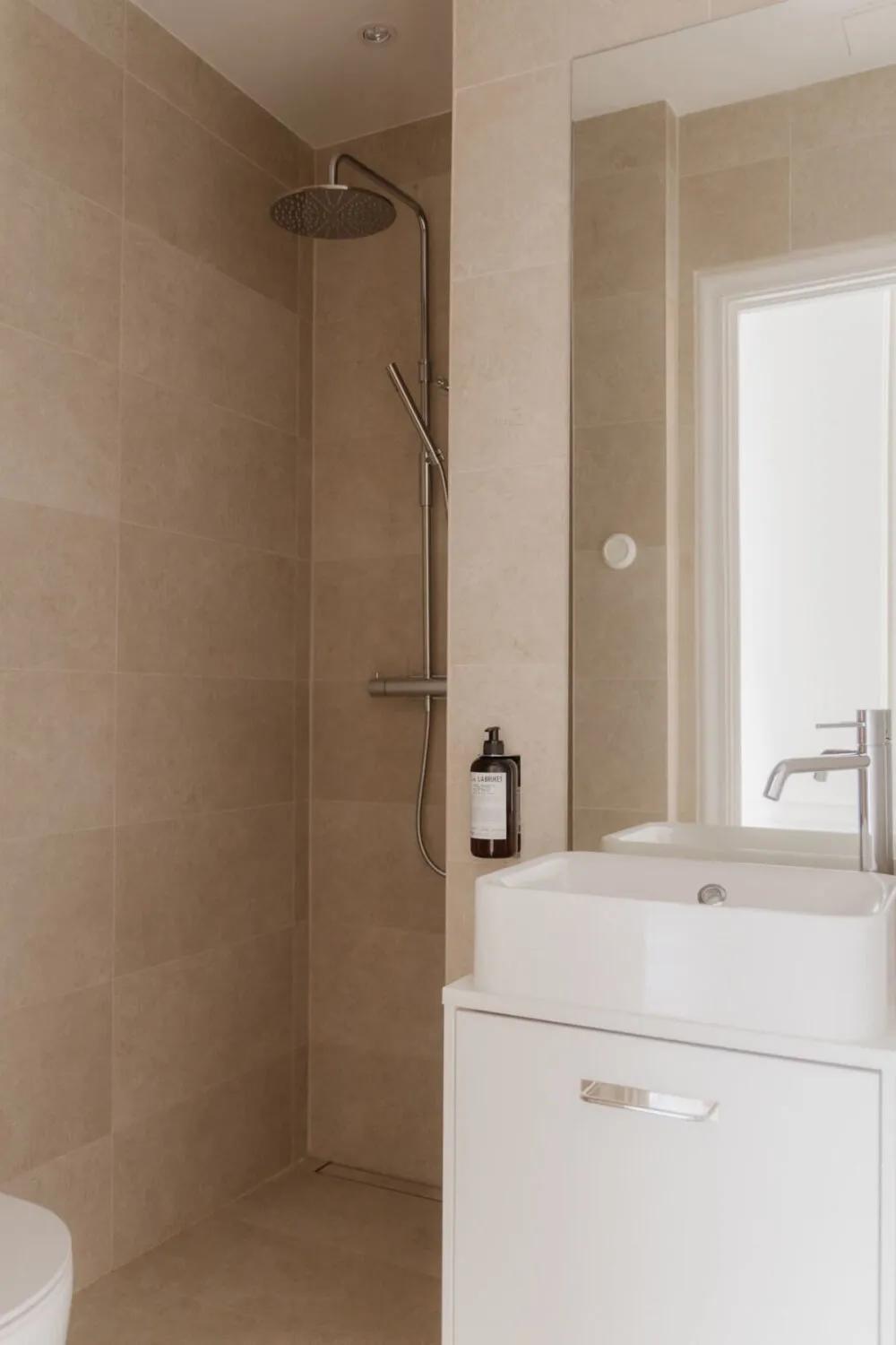 Nhìn căn hộ 38m2 này mới hiểu: Chỉ đổi màu nội thất mà tài lộc chảy vào như suối- Ảnh 12.