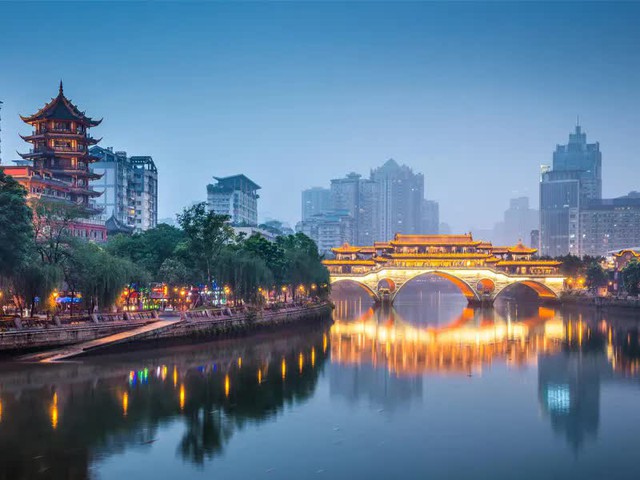Khách Việt ăn đặc sản khi đi Trung Quốc, nhận xét: "Đời tôi chưa bao giờ nghĩ sẽ phải làm thế này!"- Ảnh 3.