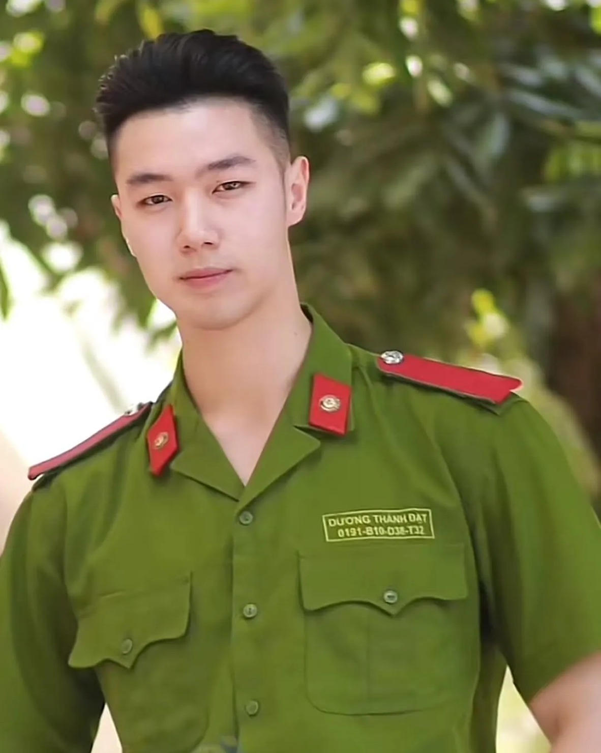 Anh Trai Say Hi tốt nghiệp Học viện Cảnh sát: Visual chuẩn nam thần, giọng hát chỉ chờ thời điểm để tỏa sáng!- Ảnh 2.