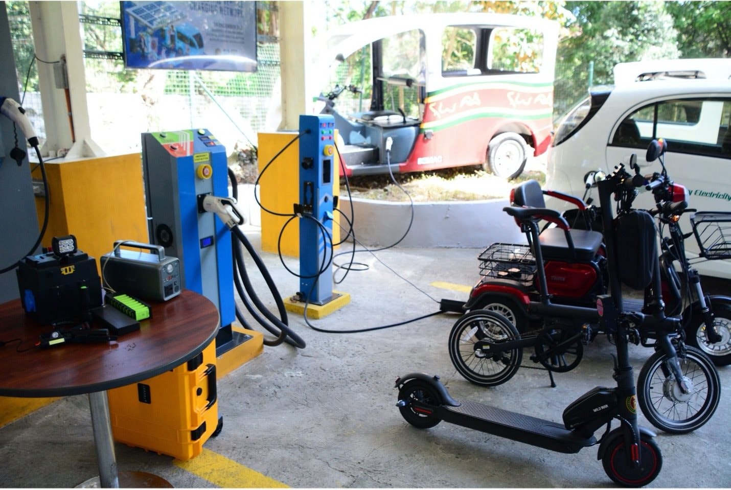 Cũng nhiều xe máy như Việt Nam, Philippines "háo hức" đổi sang xe điện từ rất sớm: Ai ngờ gặp ngay vấn đề- Ảnh 3.