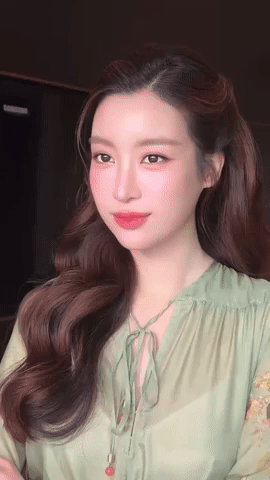 Đỗ Mỹ Linh “lên đồ” hộ tống chồng thiếu gia dự event, nhan sắc - khí chất được khen nức nở, chuẩn phu nhân Chủ tịch!- Ảnh 2.