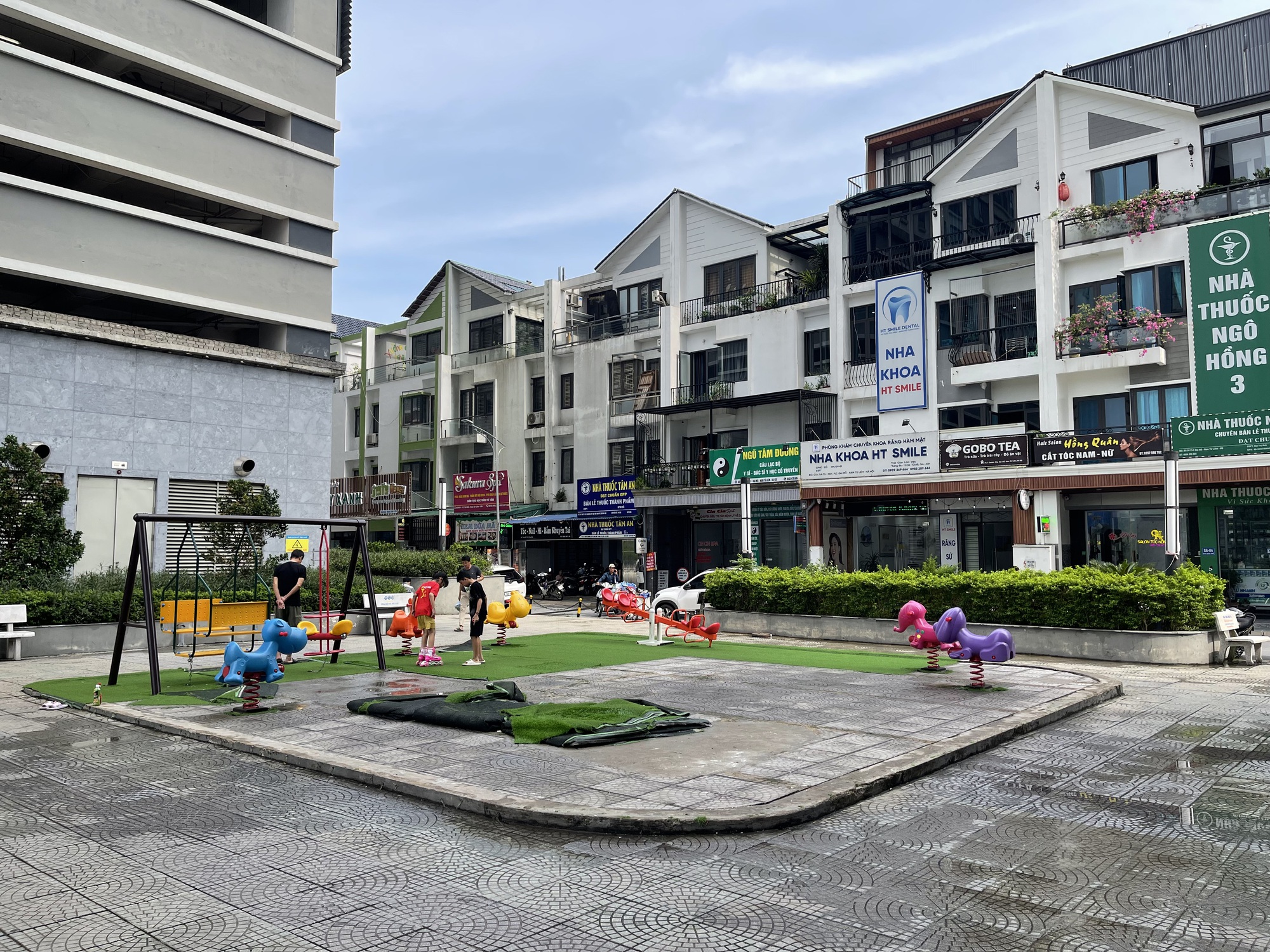 Khoảng trống ám ảnh sau vụ cầu trượt bật tung khiến một người phụ nữ tử vong ở Hà Nội- Ảnh 5.