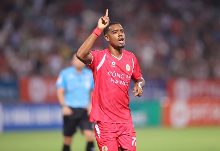Ngoại binh CLB CAHN tỏa sáng, V.League 2025/26 mở màn bằng trận derby kịch tính trên sân Hàng Đẫy- Ảnh 2.