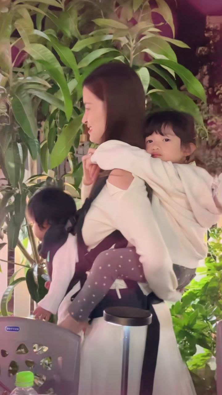 Clip 25 giây siêu chữa lành của 3 mẹ con Đông Nhi: Đây là khoảnh khắc mà người phụ nữ đẹp hơn bao giờ hết!- Ảnh 5.