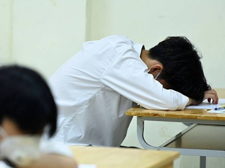 Cha mẹ "chọn hộ" học sư phạm, con âm thầm mong trượt nguyện vọng- Ảnh 2.