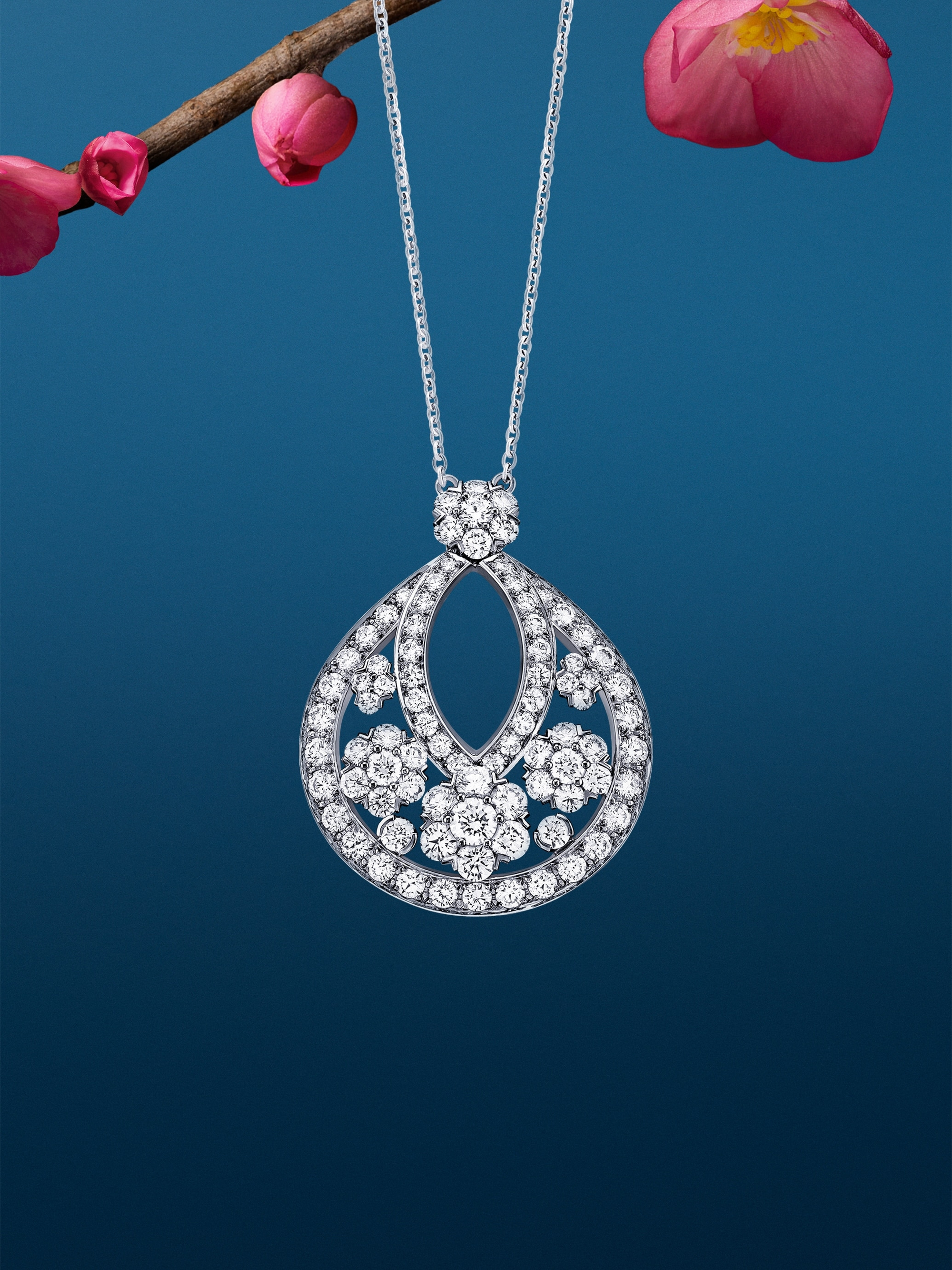 Vòng Van Cleef, túi Chanel - Những món đồ hiệu không minh bạch của Cựu đệ nhất phu nhân Hàn Quốc- Ảnh 3.