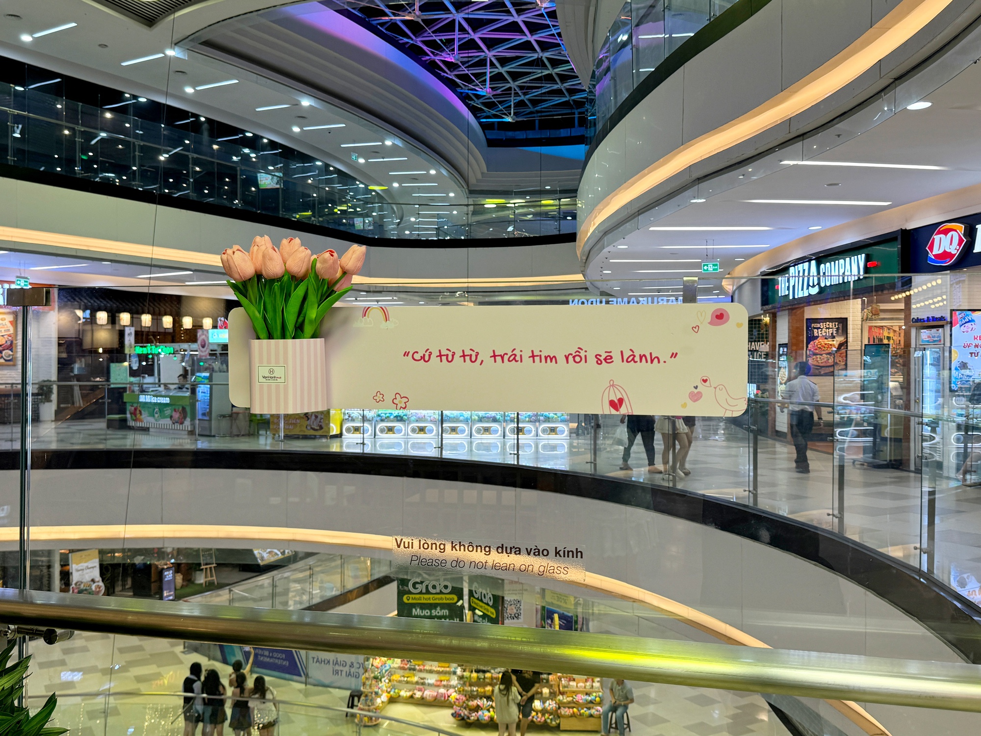 Video: Vạn Hạnh Mall tiếp tục khiến dân tình 