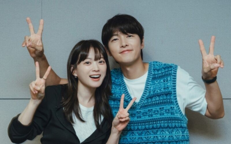 Mỹ nhân đang được ghép đôi với Song Joong Ki là ai mà giống Song Hye Kyo đến vậy?- Ảnh 2.